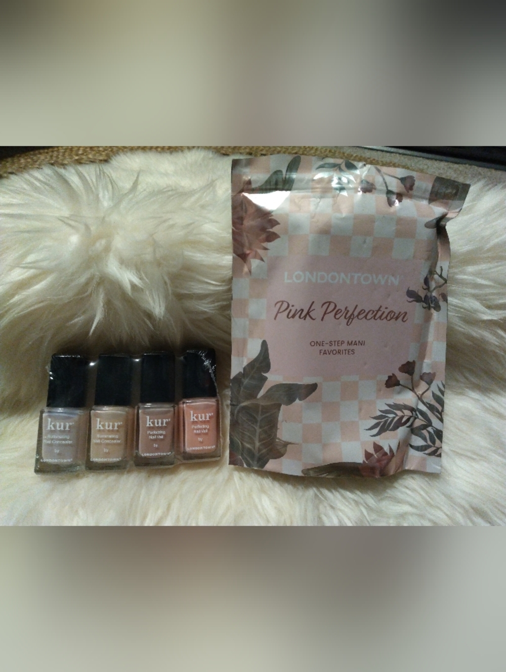 LONDONTOWN Pink Perfection One-Step Mani Kit with Kur Neutral Nail Polishes NEW